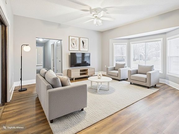 3rd image of 401 Hubbard St