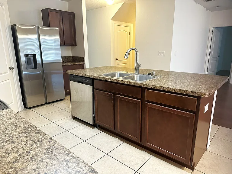16832 Citrus Pkwy #1 — Photo 4