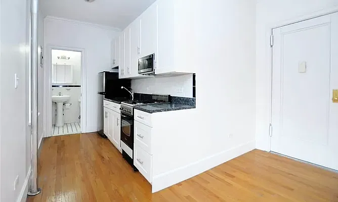 Rented by Buchbinder & Warren | media 3