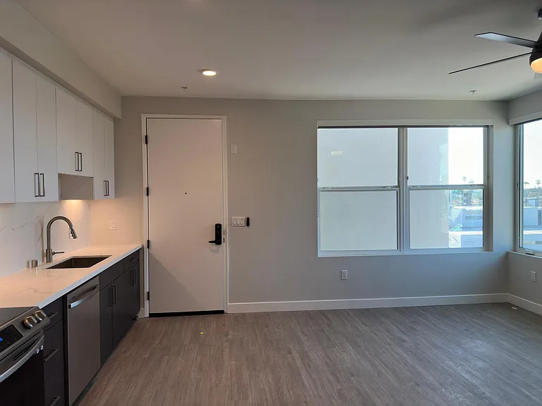 Evoc Hillcrest — Photo 42