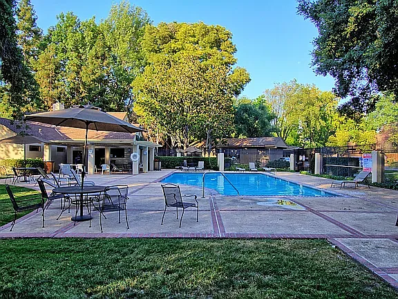 5410 Makati Cir — Photo 4
