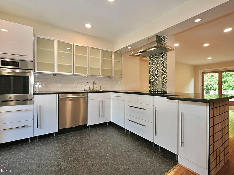 10231 Arizona Cir #51 — Photo 11