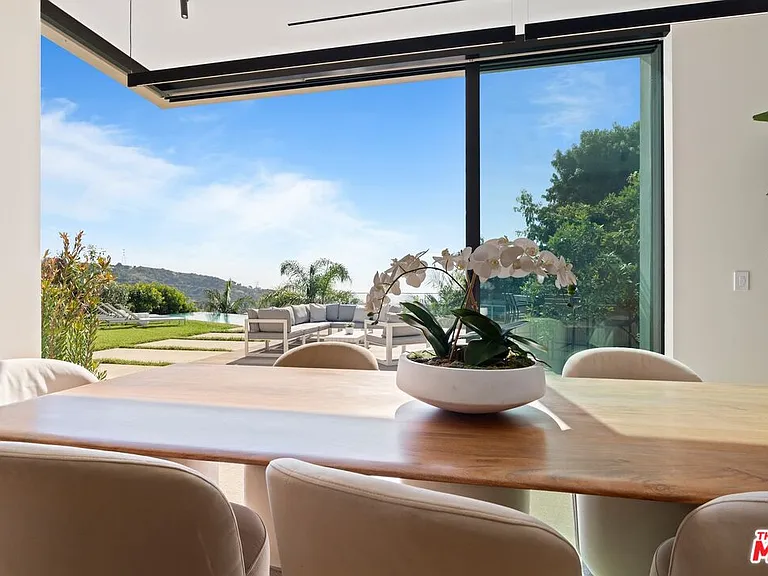 2501 Banyan Dr — Photo 17