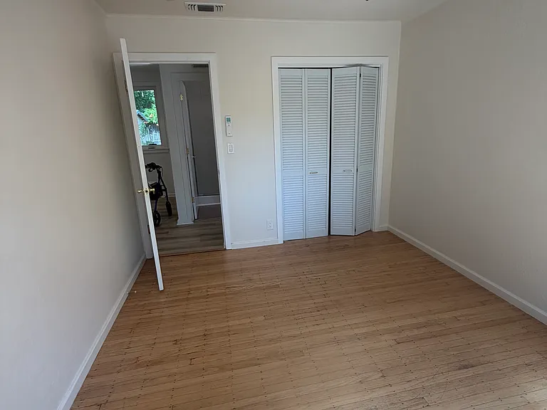 18351 Clayton Ave — Photo 20