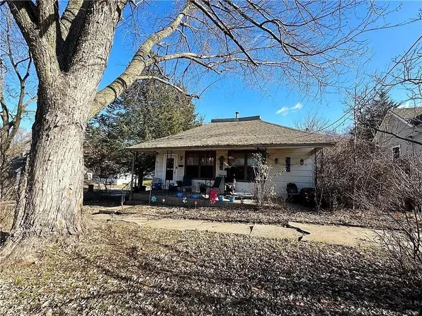 1215 N 19th St, Saint Joseph, MO 64501