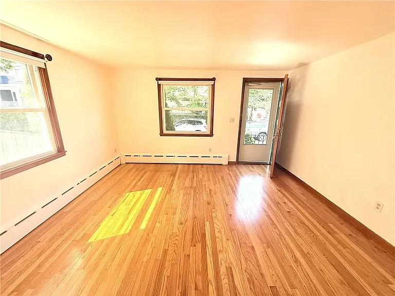 25 Thurston Ave #B — Photo 3