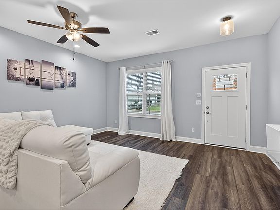 5th image of 172 Cross Park Dr