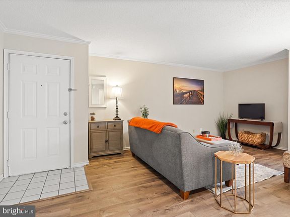4th image of 1513 Lincoln Way APT 103