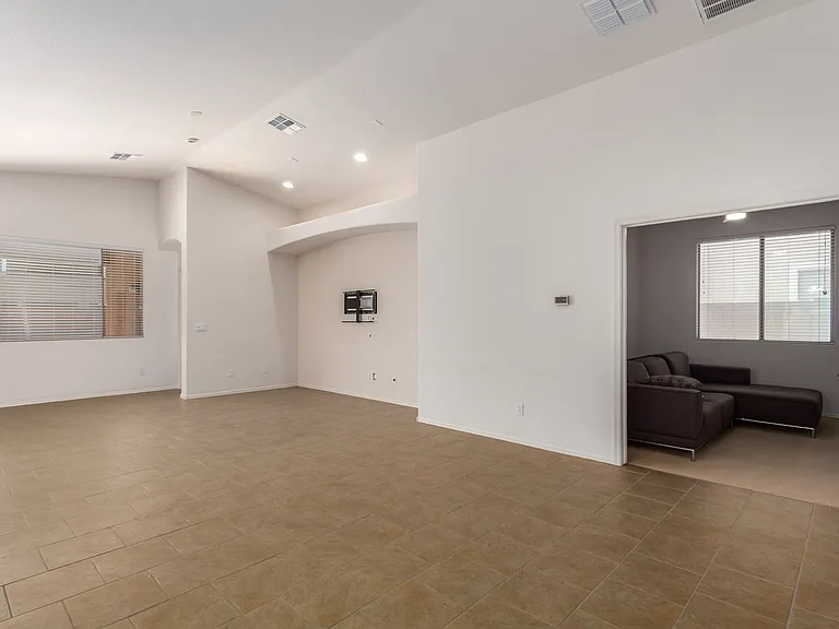 15273 W Edgemont Ave — Photo 13