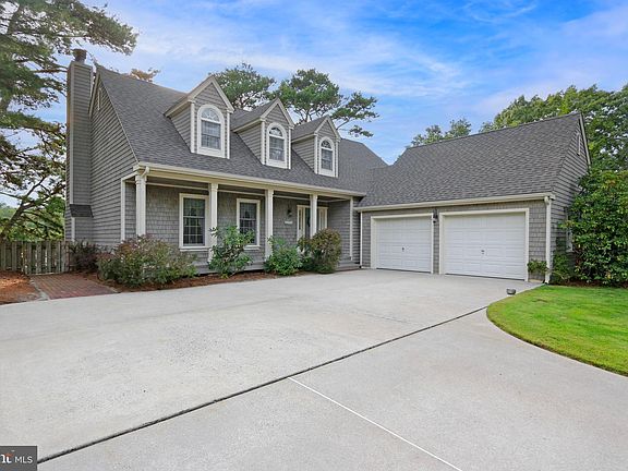 2nd image of 6558 Lake Dr