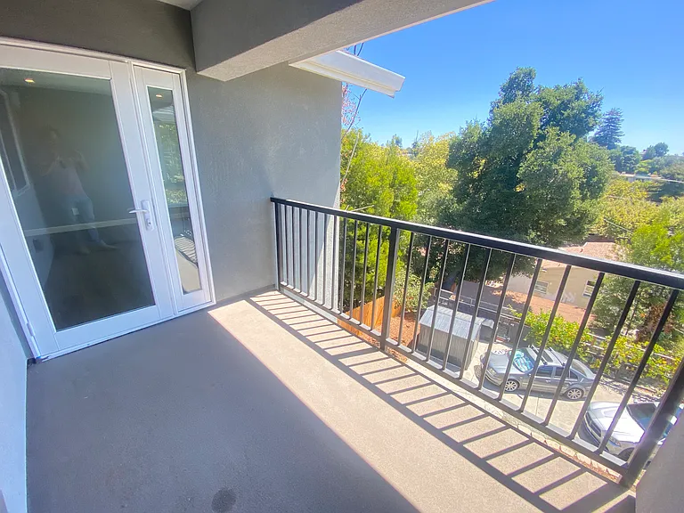 4124 Lyon Ave #6 — Photo 7
