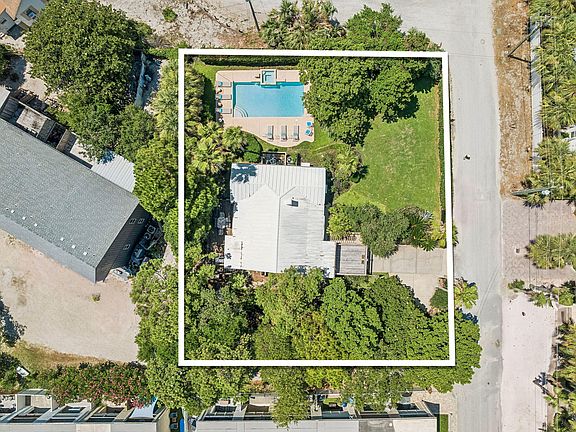 3rd image of 119 Norwood Dr