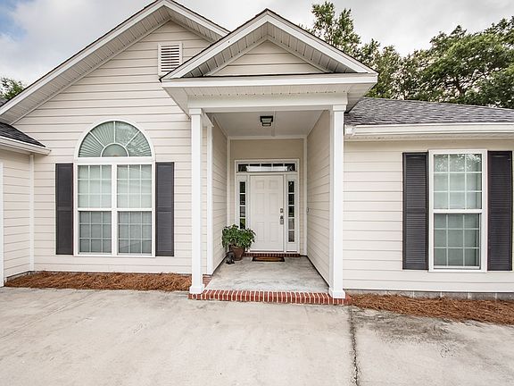 3rd image of 4488 Country Oak Dr