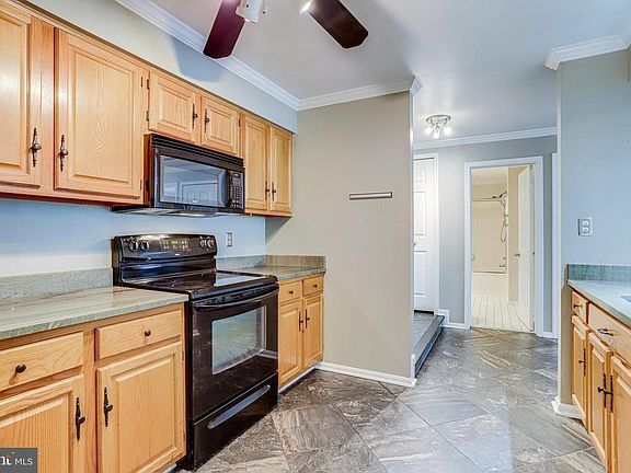 5th image of 244 S Reynolds St APT 209
