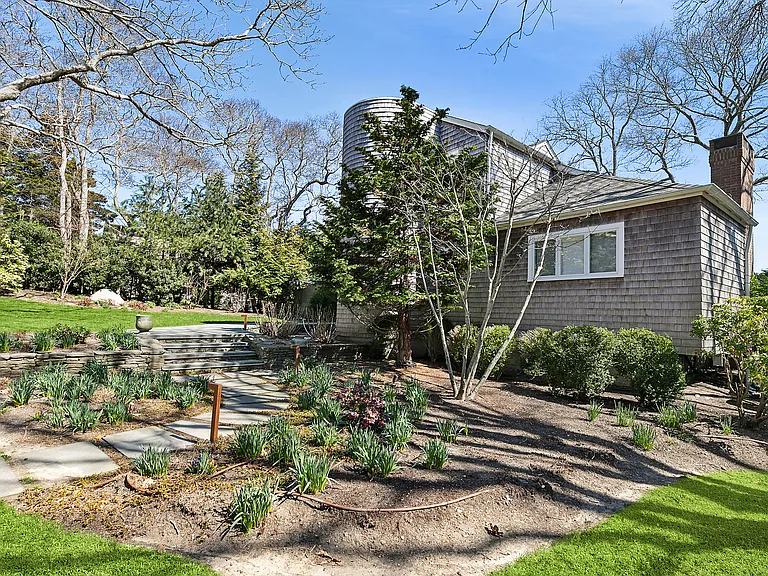 28 Gardiners Bay Dr — Photo 19