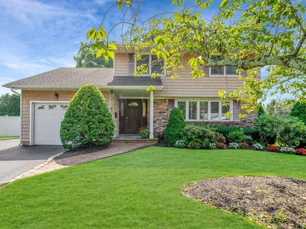 49 Carnegie Drive, Smithtown, NY 11787