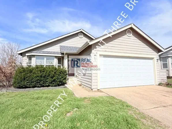 43 Kingspointe Dr, Saint Peters, MO 63376