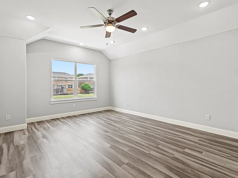 2308 Bloomfield Dr — Photo 12