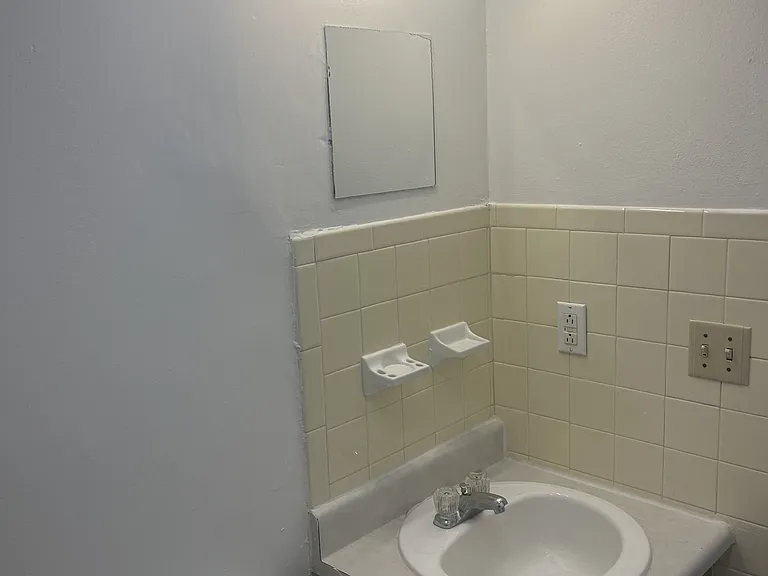 1038 Cherry Dr #5 — Photo 9