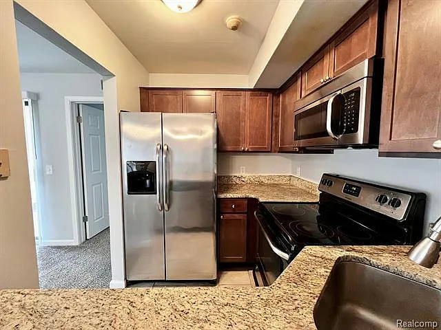 42521 Lilley Pointe Dr — Photo 1