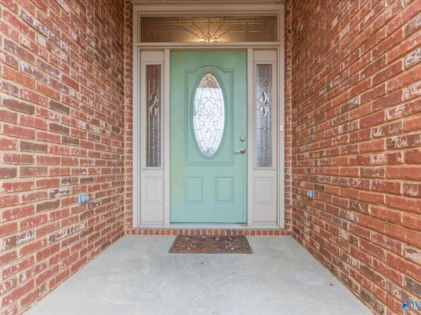 2503 Aldingham Dr SW, Decatur, AL 35603