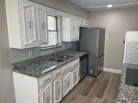2nd image of 414 Tanglewood Dr