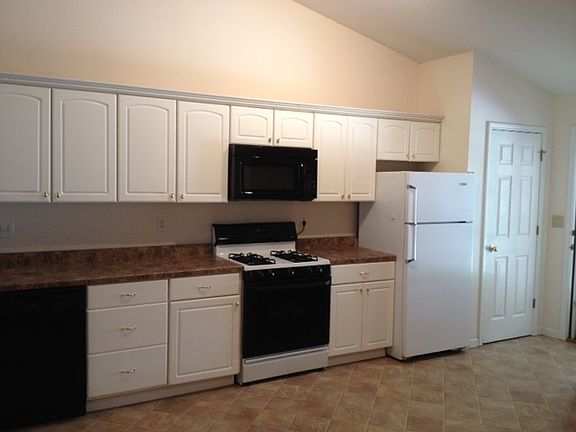 2nd image of 460 W Quail Roost Ct