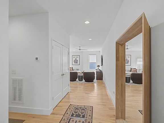 5th image of 206 Ben Allen Rd #4