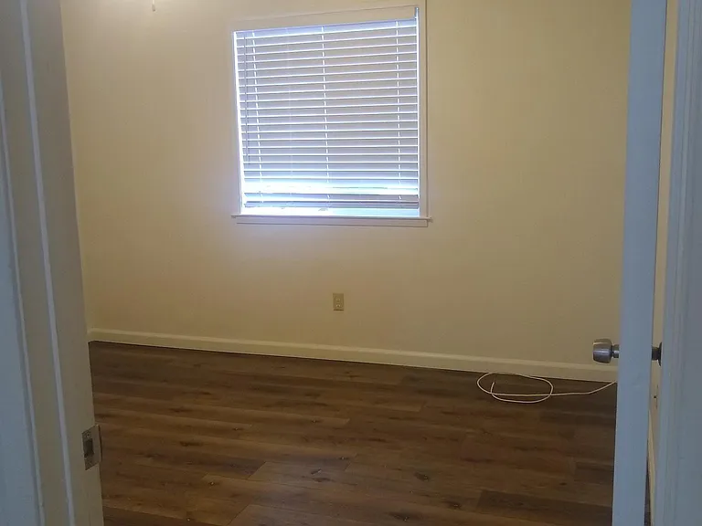 217 E I St — Photo 11