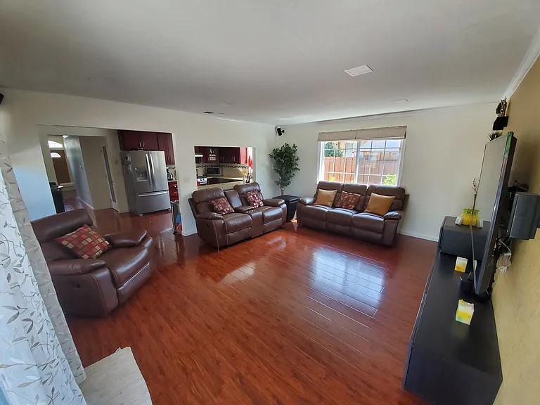 1421 Four Oaks Rd — Photo 27