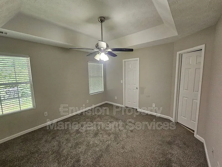 479 Lakeshore Dr — Photo 8