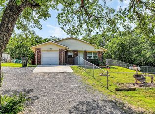 299 Golden Dr, Ardmore, OK 73401