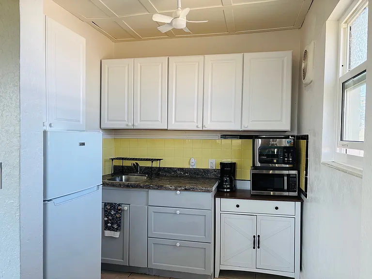 601 University Blvd #4 — Photo 12