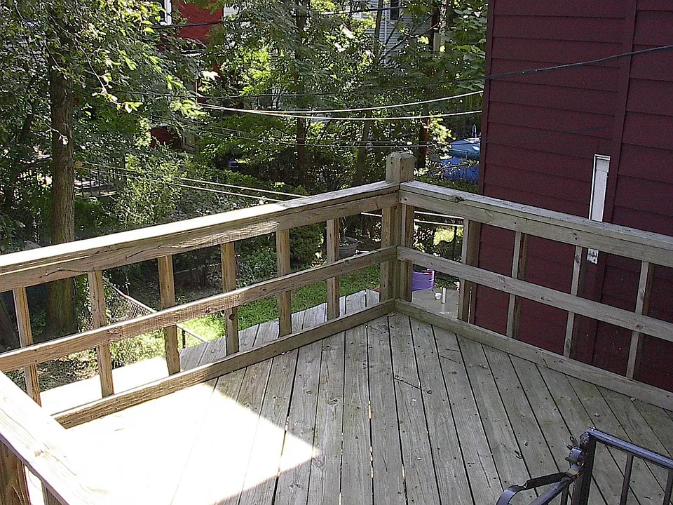 Spacious Rear Decks