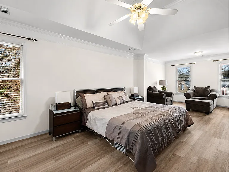 2208 Snug Hbr NE — Photo 23