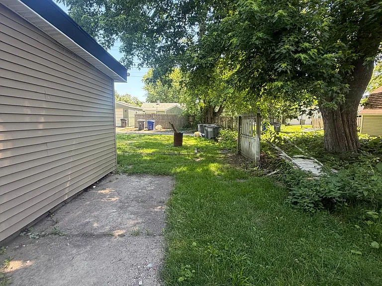1718 N Lafountain St #1 — Photo 14