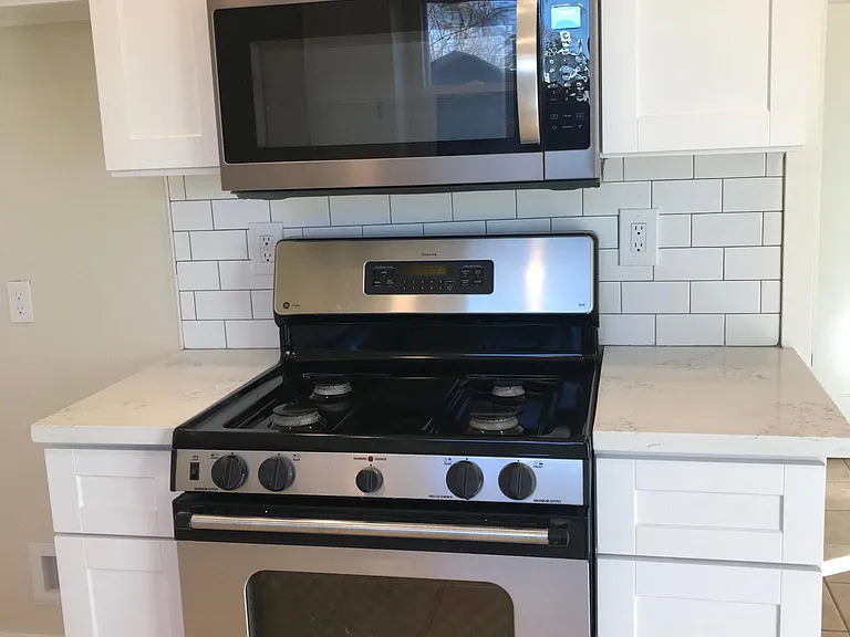 2712 S St — Photo 9