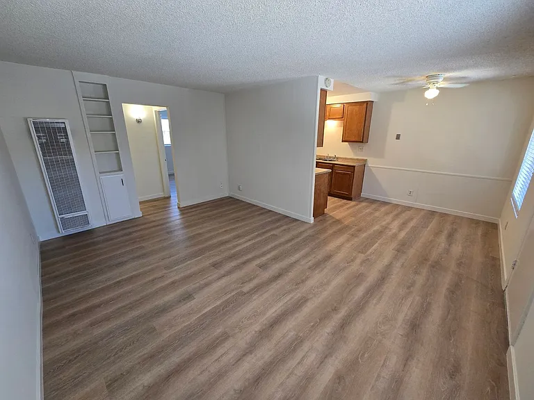 32nd St. 4754 — Photo 3