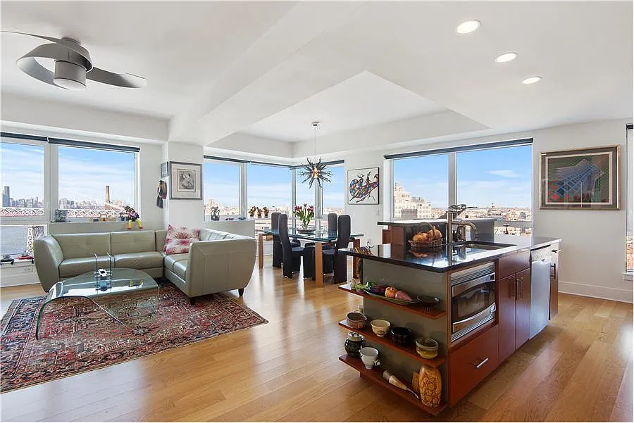 440 Kent Ave APT 17D photo 1