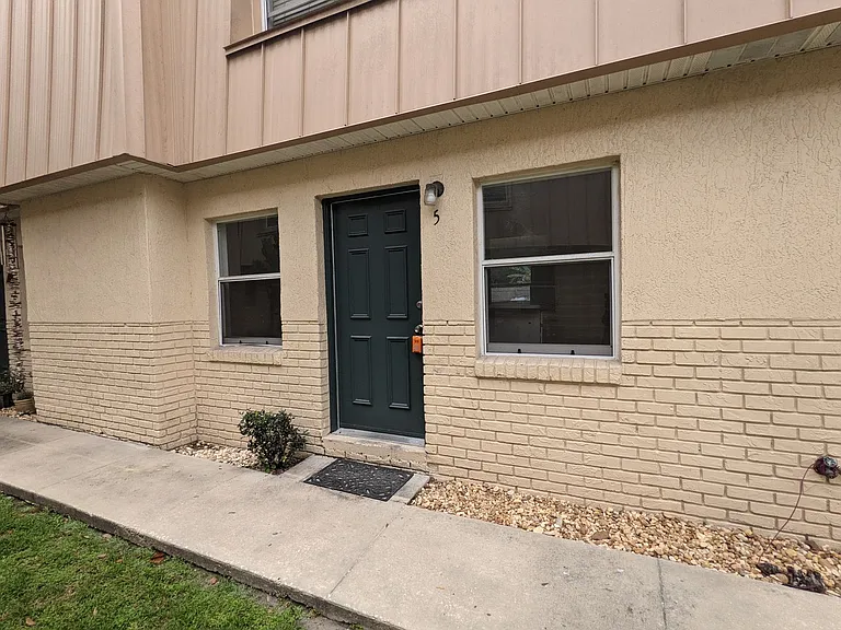 Hamilton House Apartments — Photo 2