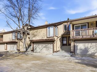 Courtyard Of Riverbend, Edmonton, AB T6H 5R9