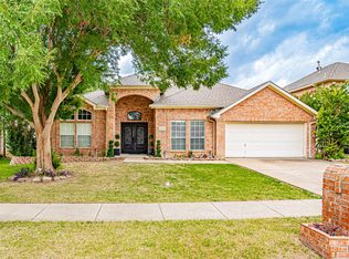 2201 Savannah Dr, Mansfield, TX 76063