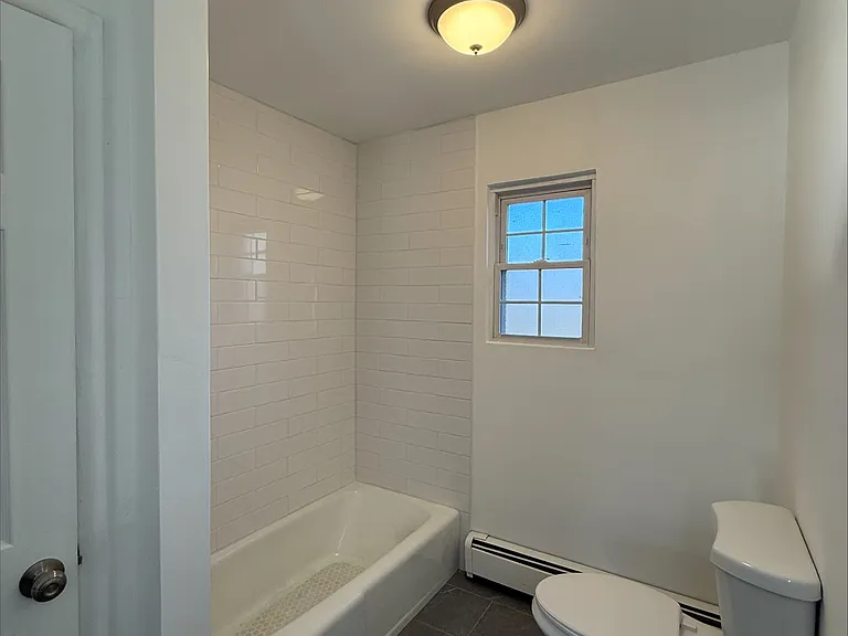 46 Walnut St #C2 — Photo 7