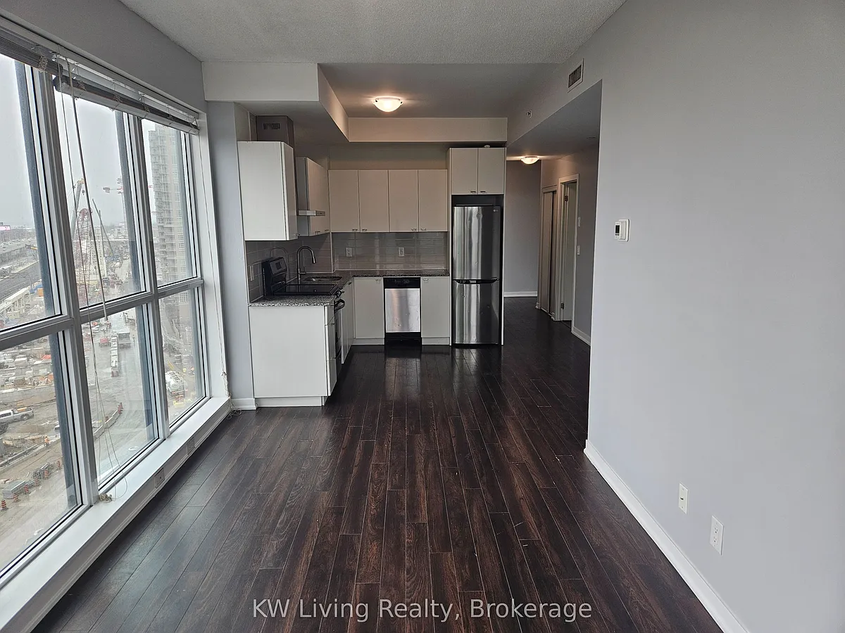 Building Photo - 51 E Liberty St #912
