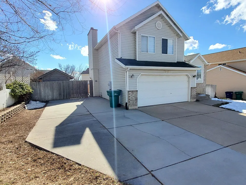 1270 E 3075 N