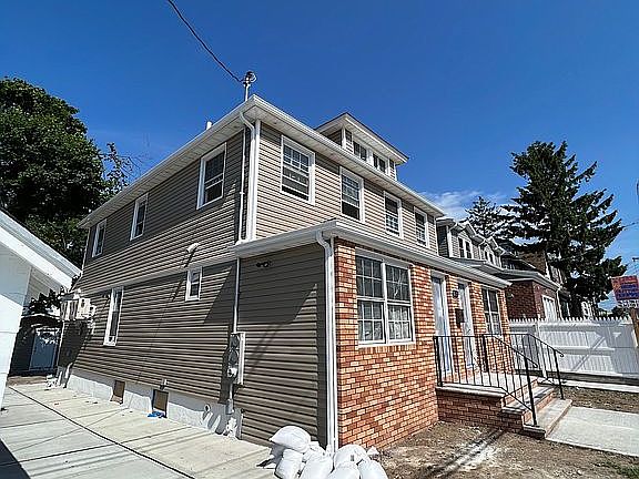 2nd image of 11913 193rd St