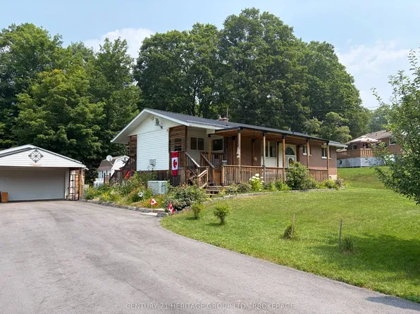 4309 Maple Dr, South Frontenac, ON K0H 2W0