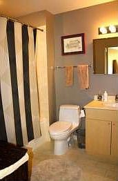 5th image of 653 N Kingsbury St APT 1903