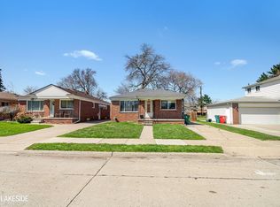 24299 Flower Ave, Eastpointe, MI 48021