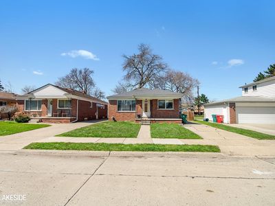 24299 Flower Ave, Eastpointe, MI, 48021